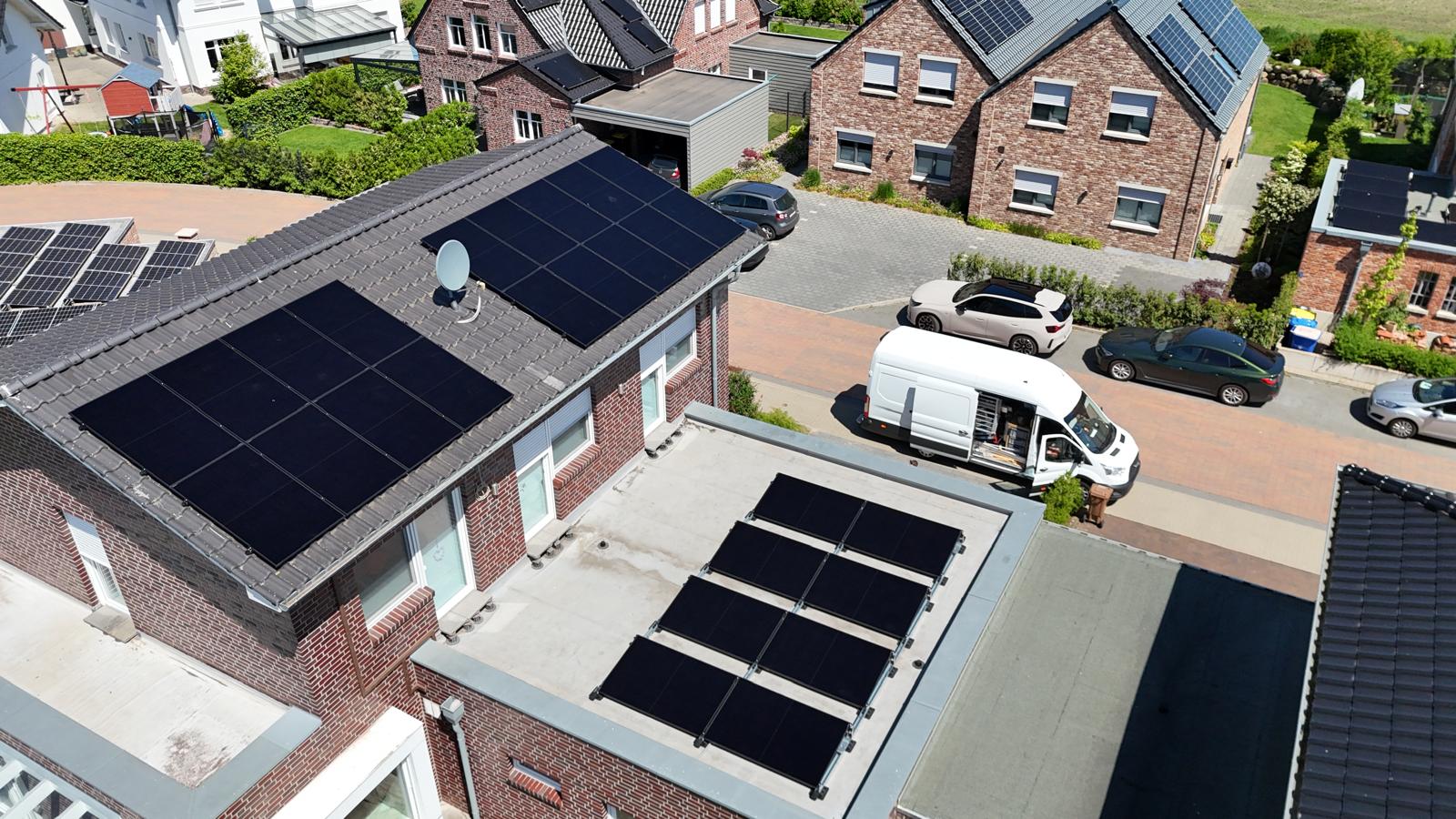 Solaranlagen-Montage durch Green Lion Energy in Bremen — Dachdeckermeisterbetrieb